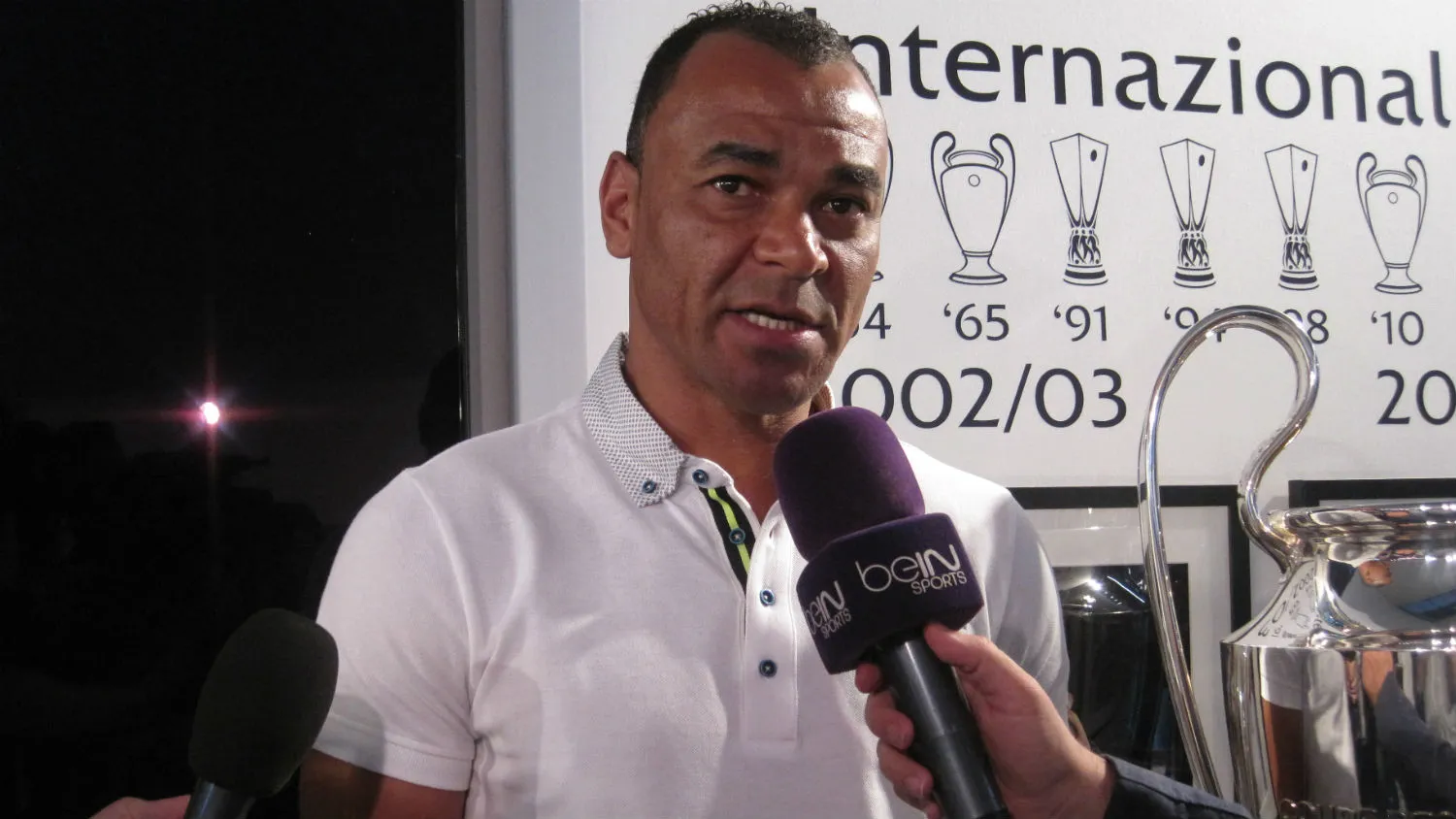 Cafu, campe&atilde;o das duas: &ldquo;A Libertadores est&aacute; atrasada em rela&ccedil;&atilde;o &agrave; Champions&rdquo;
