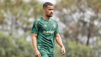 Suspenso, Bernal d&aacute; vaga a jovem destaque de treinos no Fluminense