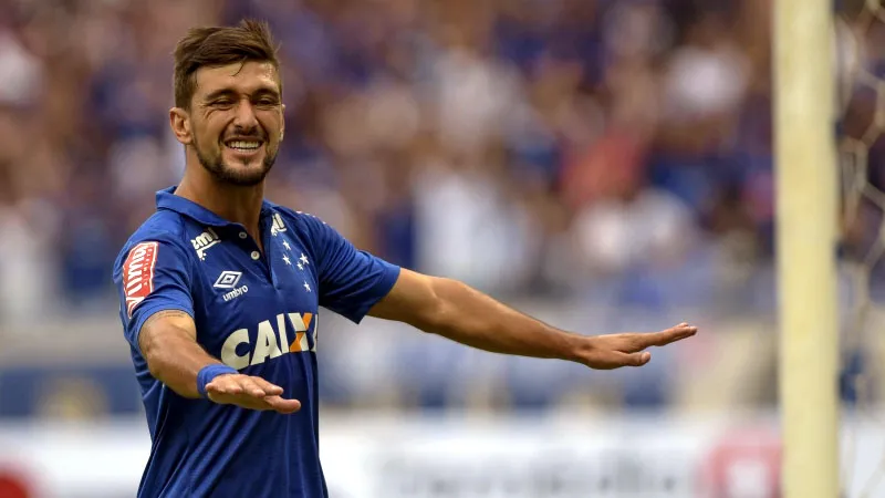 De Arrascaeta &eacute; uma das estrelas do Cruzeiro