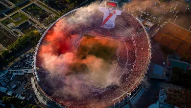 O primeiro Supercl&aacute;ssico do reformado Monumental teve um recebimento inesquec&iacute;vel e uma hom&eacute;rica confus&atilde;o