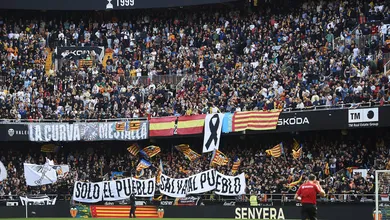 &lsquo;Foram semanas dif&iacute;ceis para n&oacute;s&rsquo;: Valencia goleia em Mestella ap&oacute;s um m&ecirc;s de trag&eacute;dia