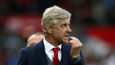 Depois de Henry e Vieira, agora &eacute; Ian Wright que detona Wenger no Arsenal