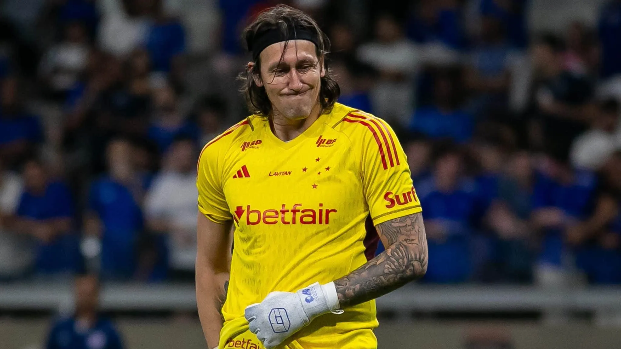 Dor atrapalhou C&aacute;ssio em trope&ccedil;o do Cruzeiro? O pr&oacute;prio goleiro responde