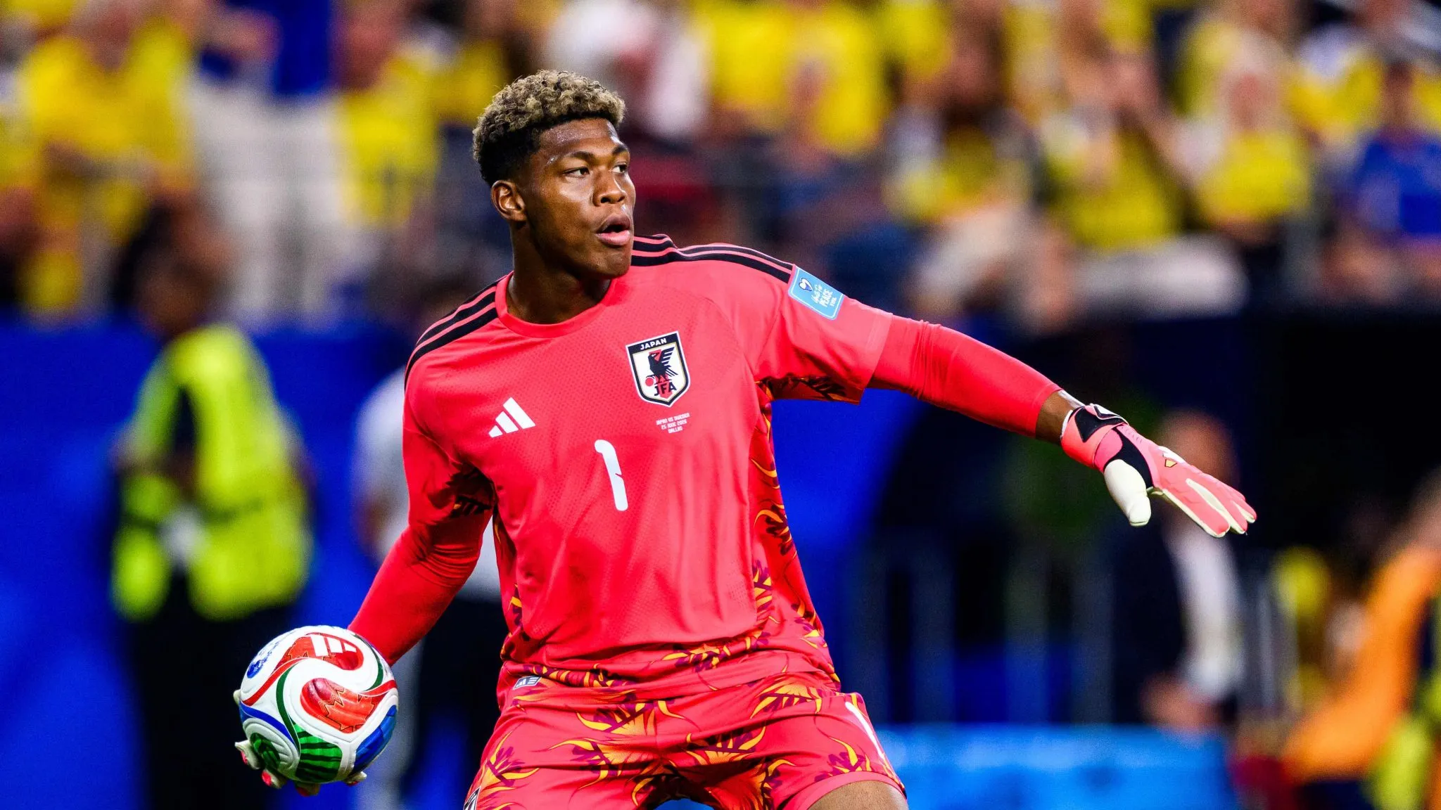 Zion Suzuki durante duelo entre Japão e Suécia (Foto: Bildbyran / Icon Sport)