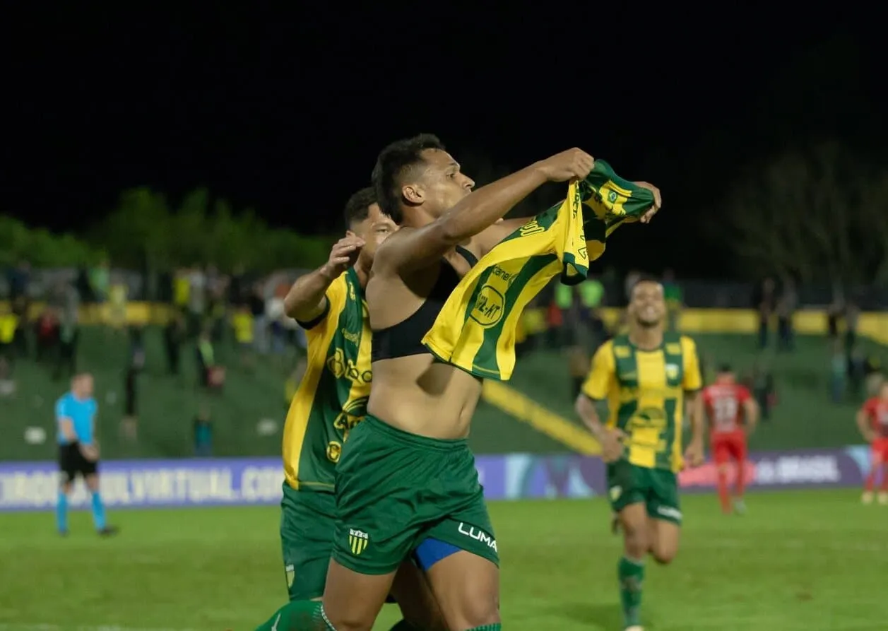 Copa do Brasil: Athletico toma virada do Ypiranga e RB Bragantino empata com o Sousa