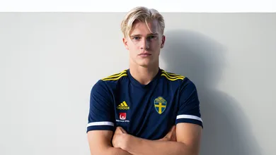 Quem &eacute; o sueco de 18 anos que esnobou Barcelona pelo Tottenham