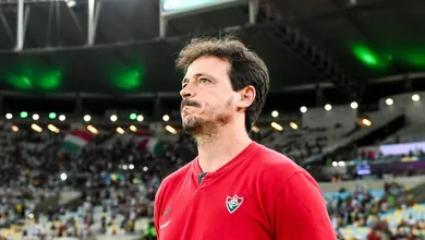&lsquo;A torcida est&aacute; vaiando o cara certo&rsquo;, admite Diniz ap&oacute;s nova derrota do Fluminense