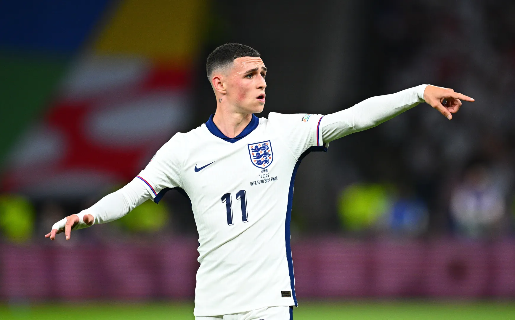 Phill Foden em a&ccedil;&atilde;o pela Inglaterra na Eurocopa 2024. Foto: Icon Sport