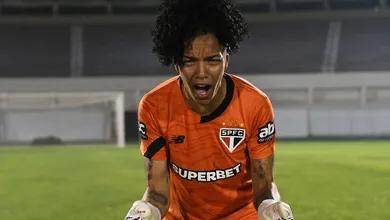 Santa Carlinha! Goleira do S&atilde;o Paulo brilha em classifica&ccedil;&atilde;o hist&oacute;rica no Brasileir&atilde;o feminino