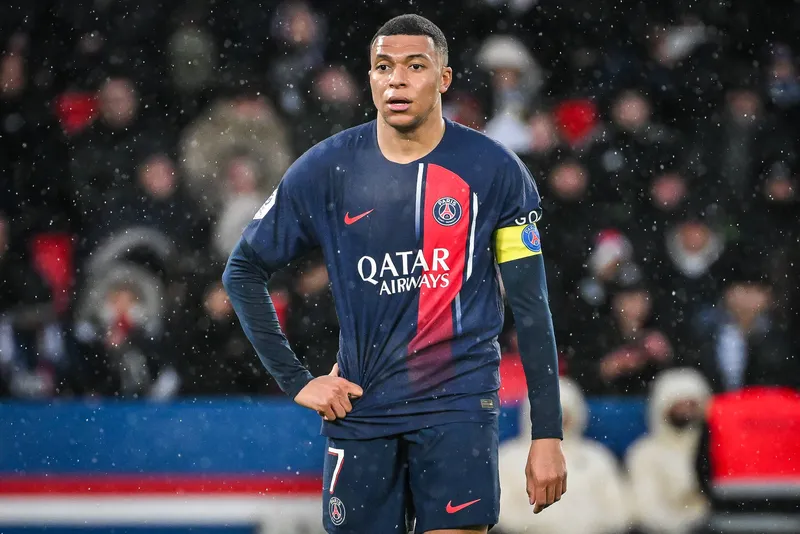 Comiss&atilde;o da LFP exige pagamento de 55 milh&otilde;es de euros do PSG para Mbapp&eacute;