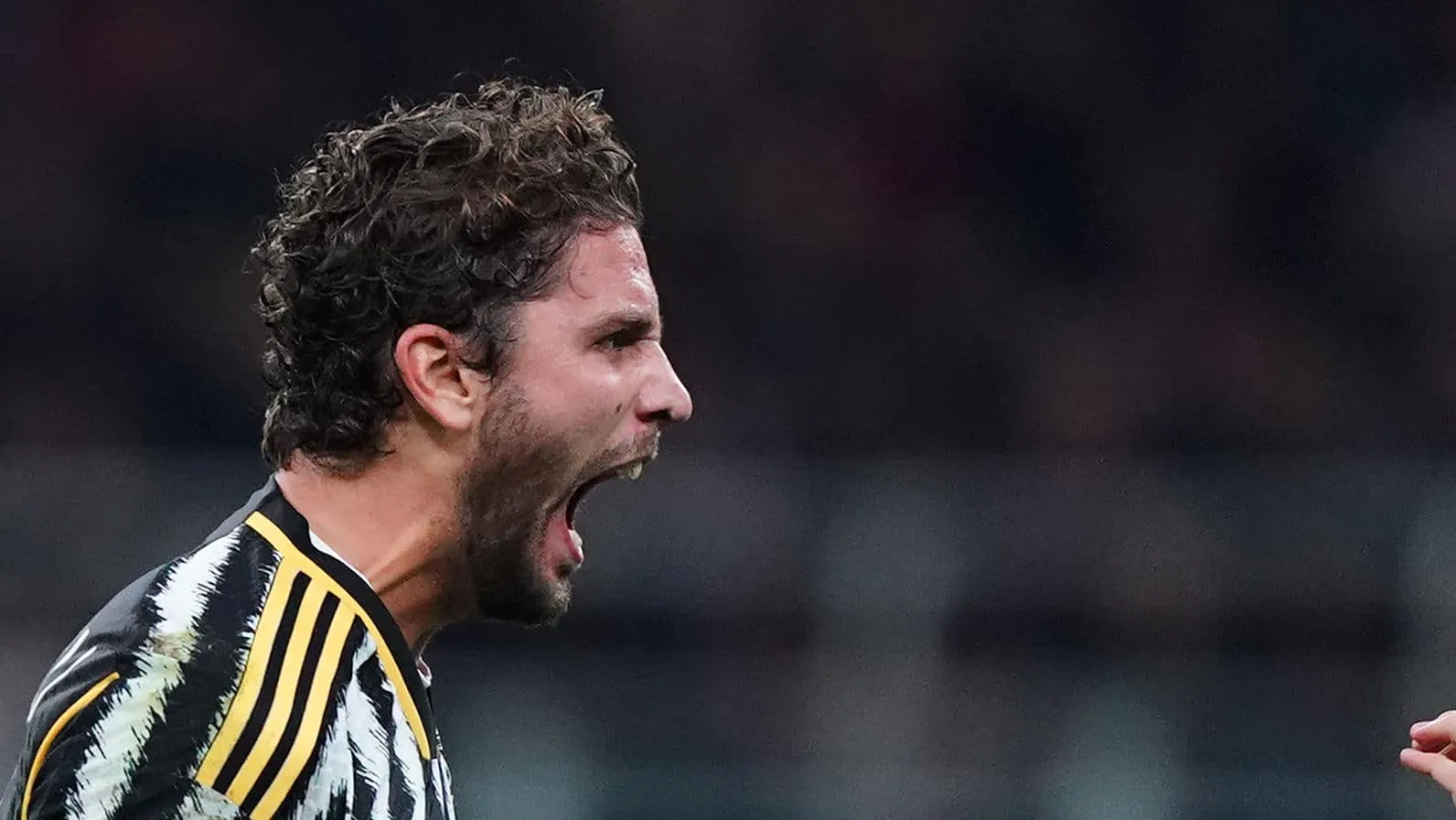 A incr&iacute;vel coincid&ecirc;ncia sobre Locatelli marcar o gol da vit&oacute;ria do cl&aacute;ssico Milan e Juventus