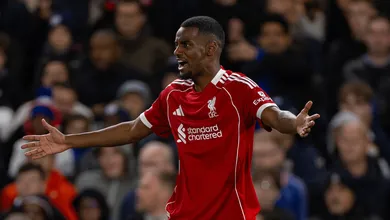 &lsquo;N&atilde;o merece jogar&rsquo;: &Iacute;dolo ingl&ecirc;s explica como novela atrapalha Isak no Liverpool