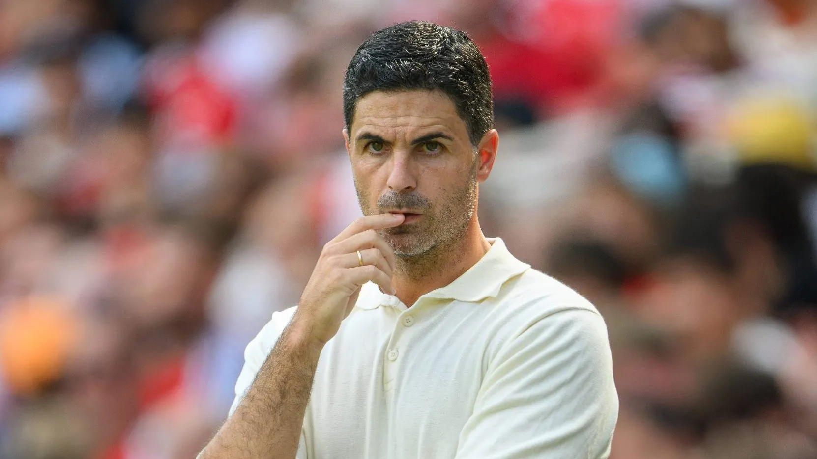 Arsenal quer ex-Liverpool para refor&ccedil;ar a zaga, mas tem obst&aacute;culo na negocia&ccedil;&atilde;o?