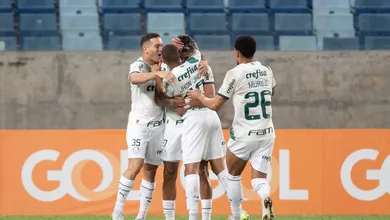 De olho na Libertadores, Palmeiras vence Cuiab&aacute; e diminui vantagem do Botafogo
