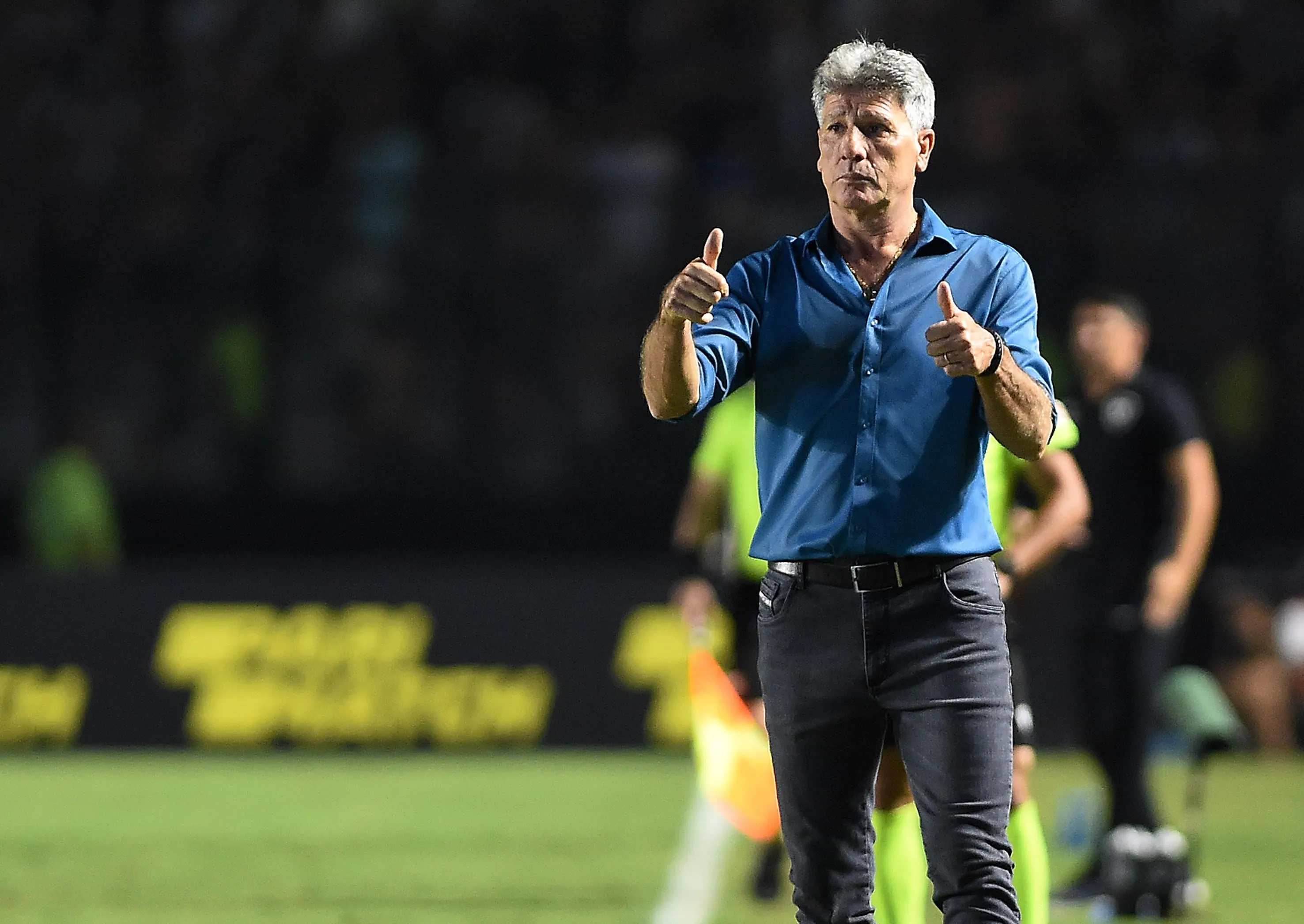 O pr&oacute;prio Renato animou a torcida do Gr&ecirc;mio e disse: &lsquo;Falta s&oacute; um detalhezinho pra renovar&hellip;&rsquo;