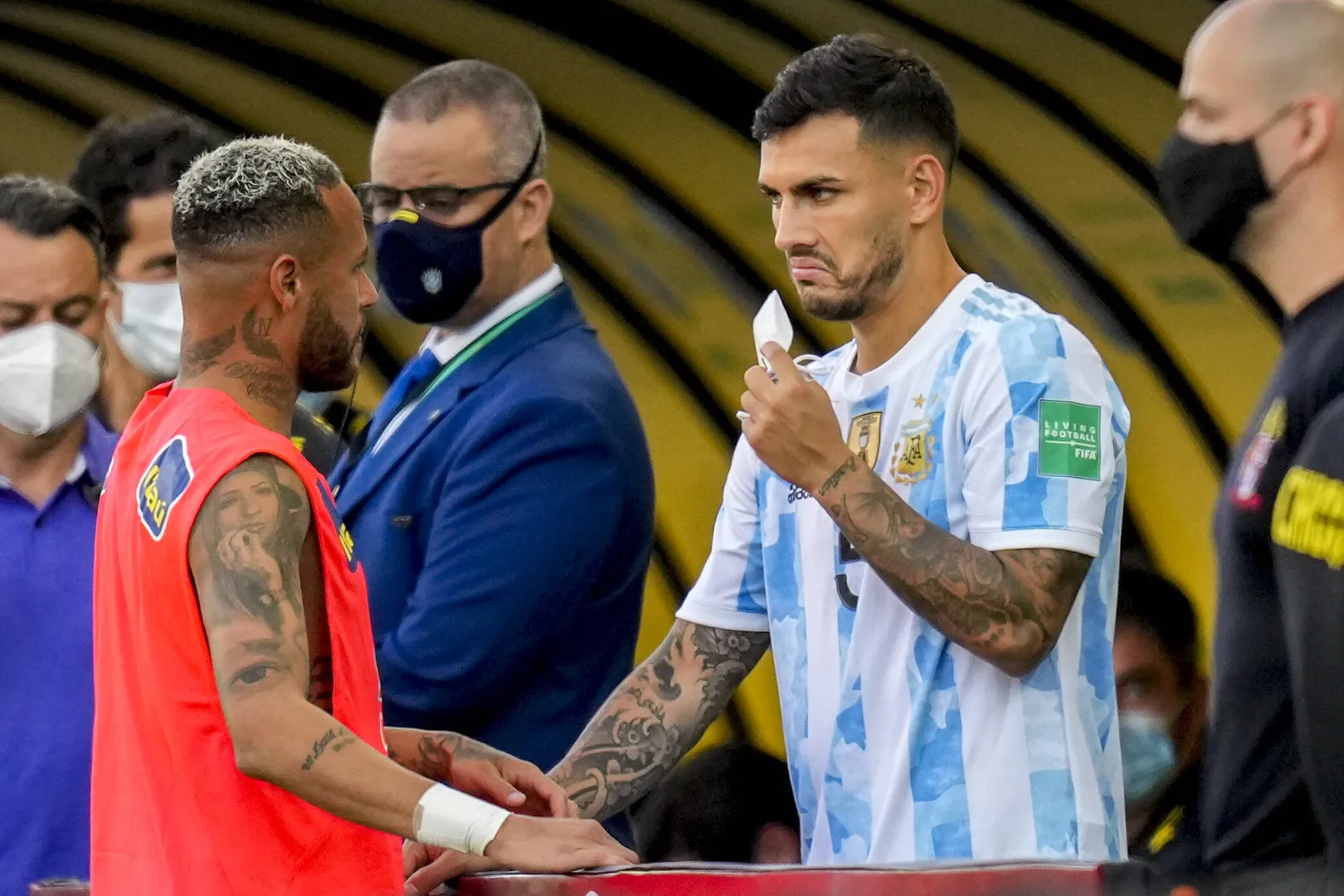Paredes e Neymar