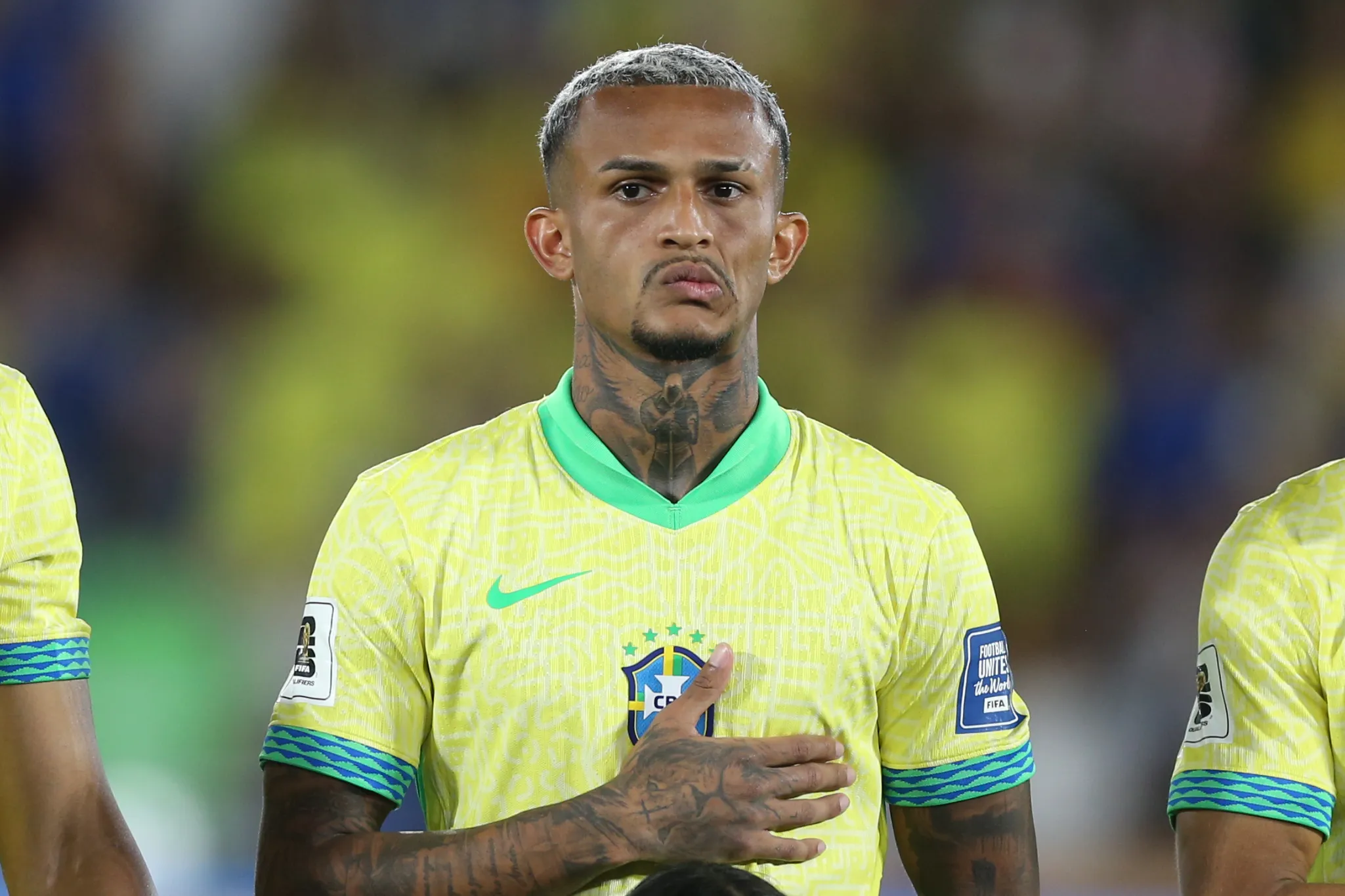 Wesley antes de jogo da sele&ccedil;&atilde;o brasileira