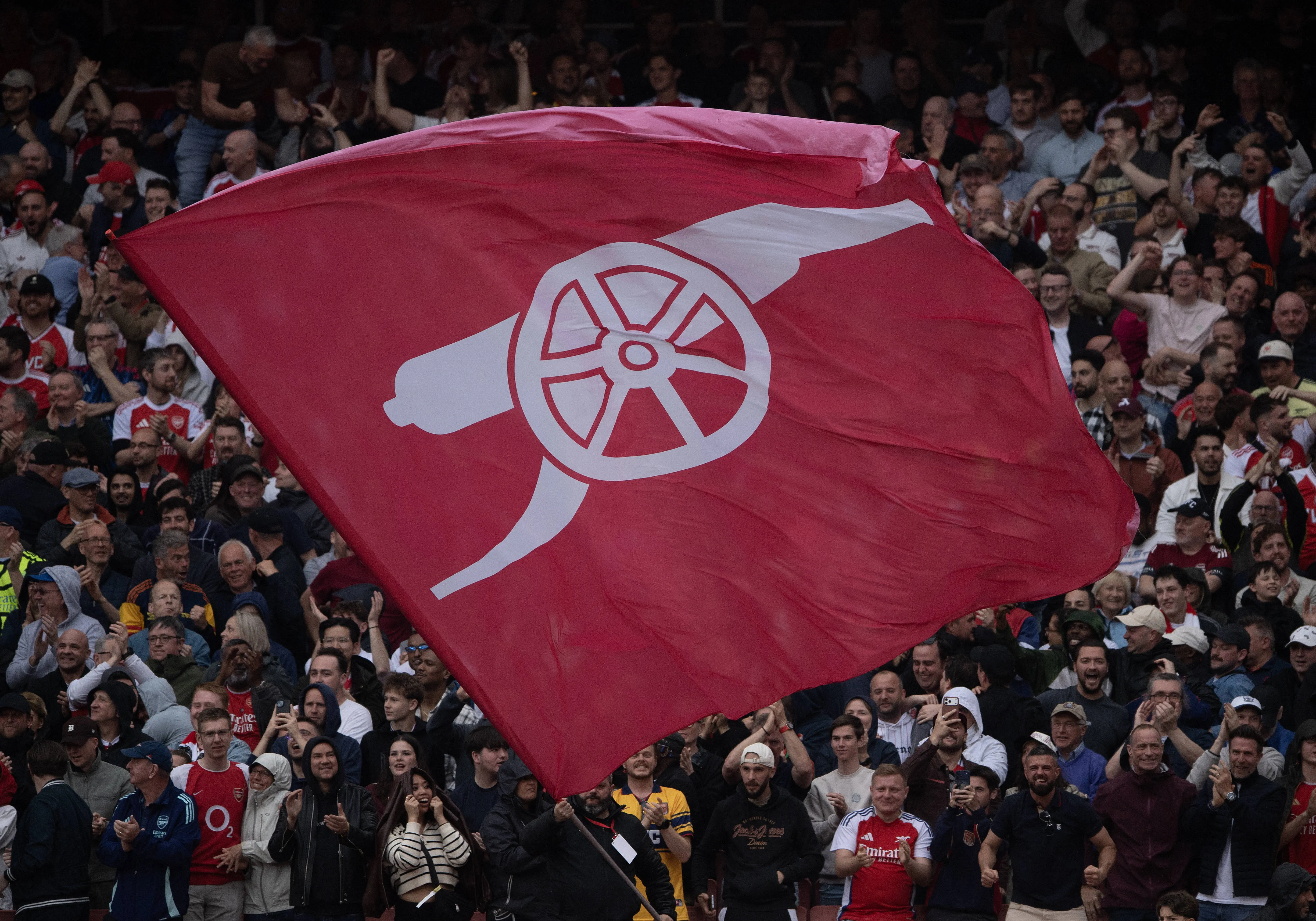 Emirates &eacute; o est&aacute;dio do Arsenal h&aacute; 20 anos