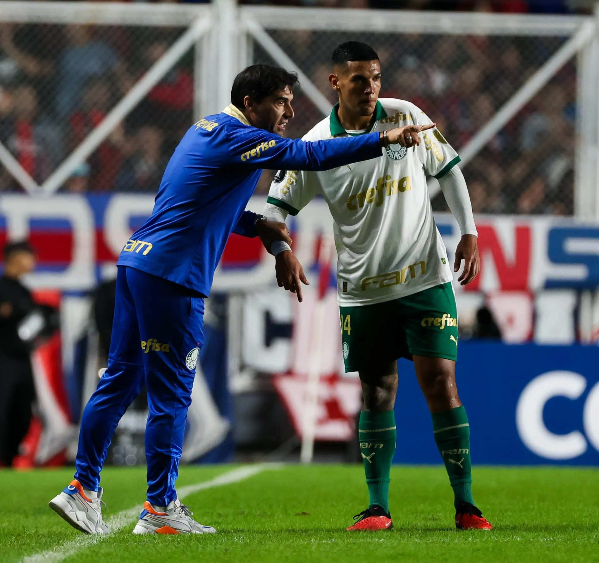 Empate em estreia na Libertadores mostrou quem &eacute; quem no banco do Palmeiras