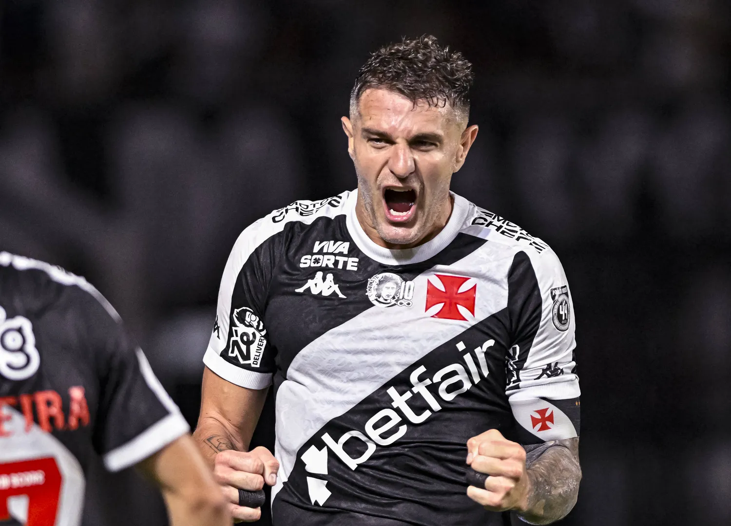Vegetti celebra gol pelo Vasco