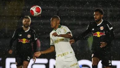 &lsquo;Acabou a base, n&atilde;o jogam mais contra moleques de 17 anos&rsquo;: Abel elogia, mas alerta crias do Palmeiras