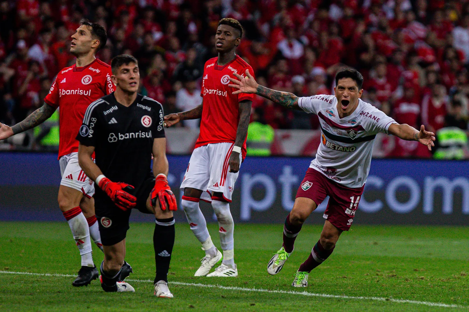 German Cano comemora o 12&ordm; gol na Libertadores e a vaga do Fluminense na final (Foto: Marcelo Gon&ccedil;alves/Fluminense FC)