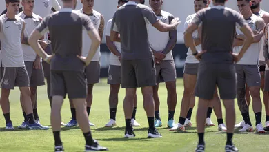 Nem passou o Carnaval e o Corinthians j&aacute; far&aacute; jogo da vida para n&atilde;o ter ano vexat&oacute;rio