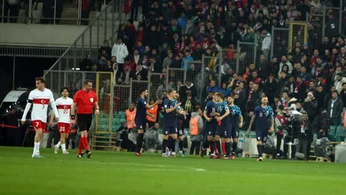 Cro&aacute;cia vence Turquia com dois gols de Kovacic e Su&iacute;&ccedil;a passeia sobre Israel