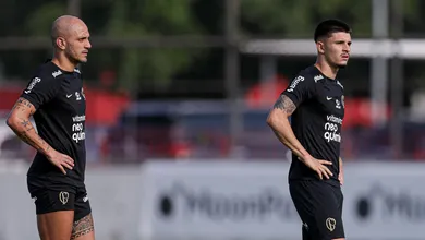 Com dispensas no setor defensivo, solu&ccedil;&atilde;o para Mano Menezes na laterais e zaga podem vir da base