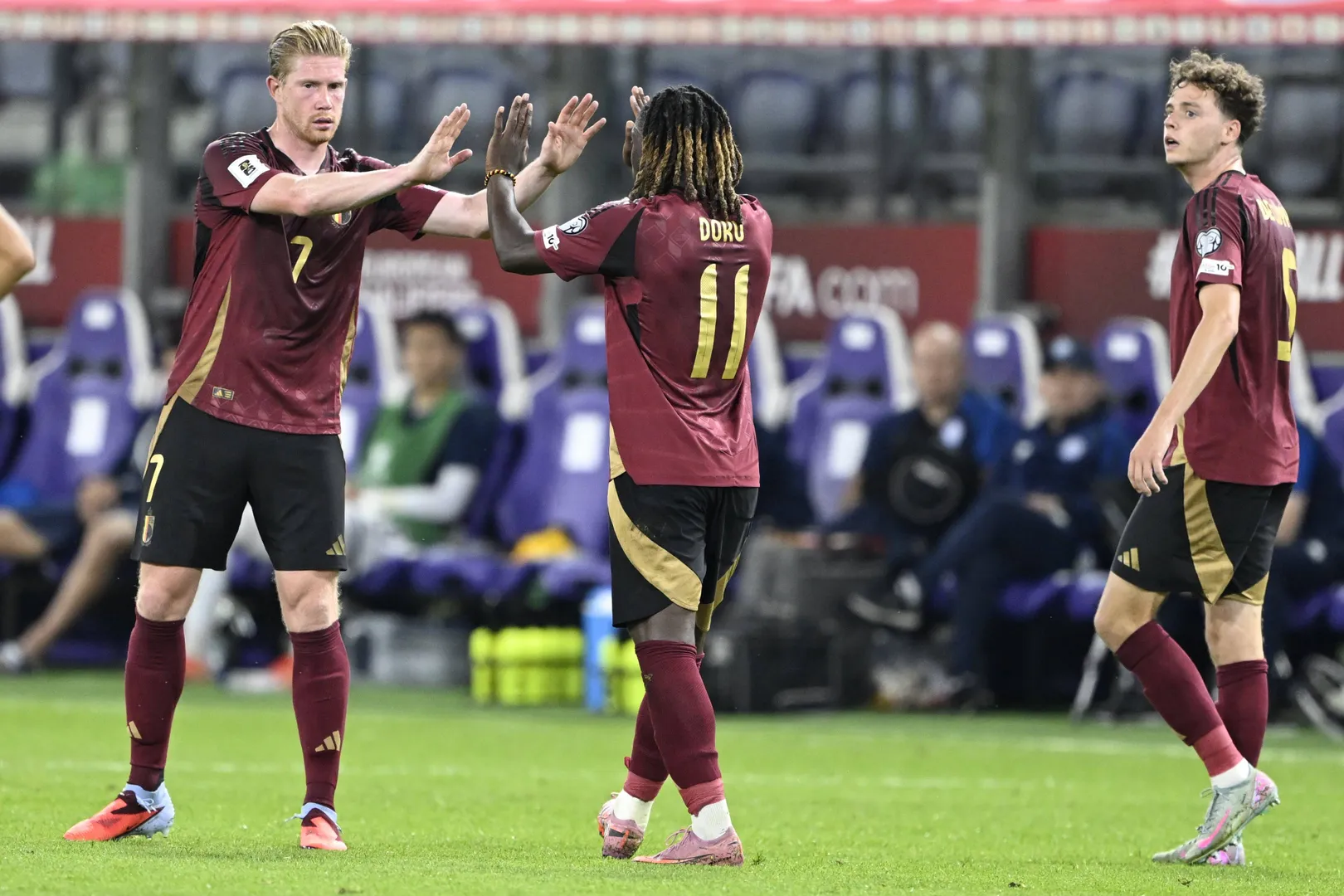 Doku e De Bruyne pela sele&ccedil;&atilde;o da B&eacute;lgica (Foto: Imago)