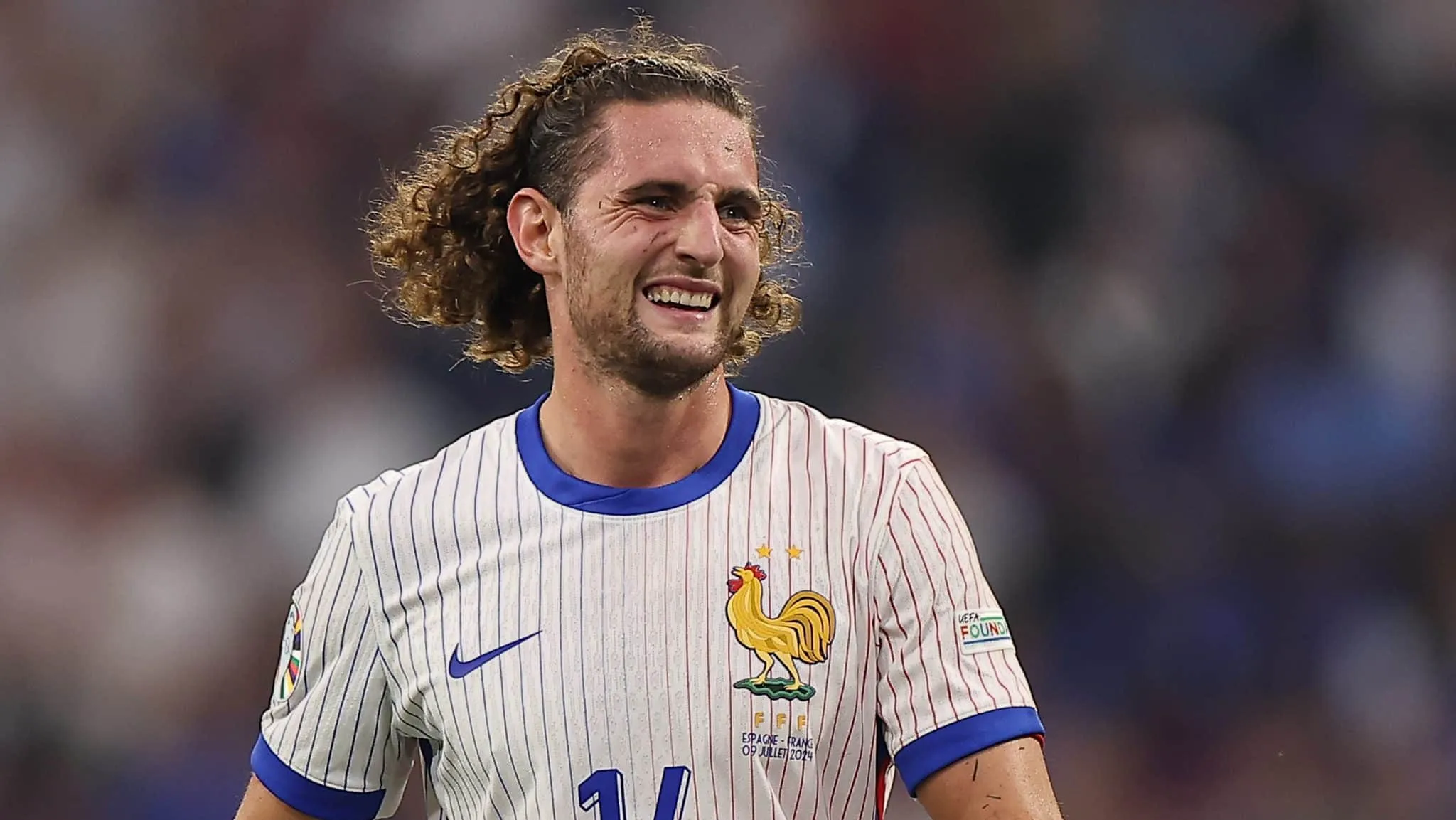 Por que meia da sele&ccedil;&atilde;o francesa pode escolher ficar sem jogar por seis meses?