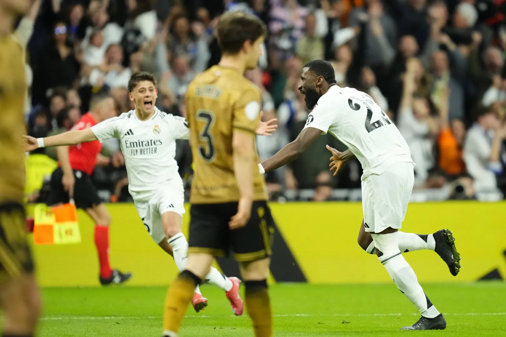 A comemora&ccedil;&atilde;o de R&uuml;diger ao marcar o gol salvador diante da Real Sociedad