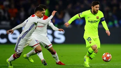 Entre o empenho do Lyon e os erros do Bar&ccedil;a, a defini&ccedil;&atilde;o ter&aacute; que aguardar o embate no Camp Nou