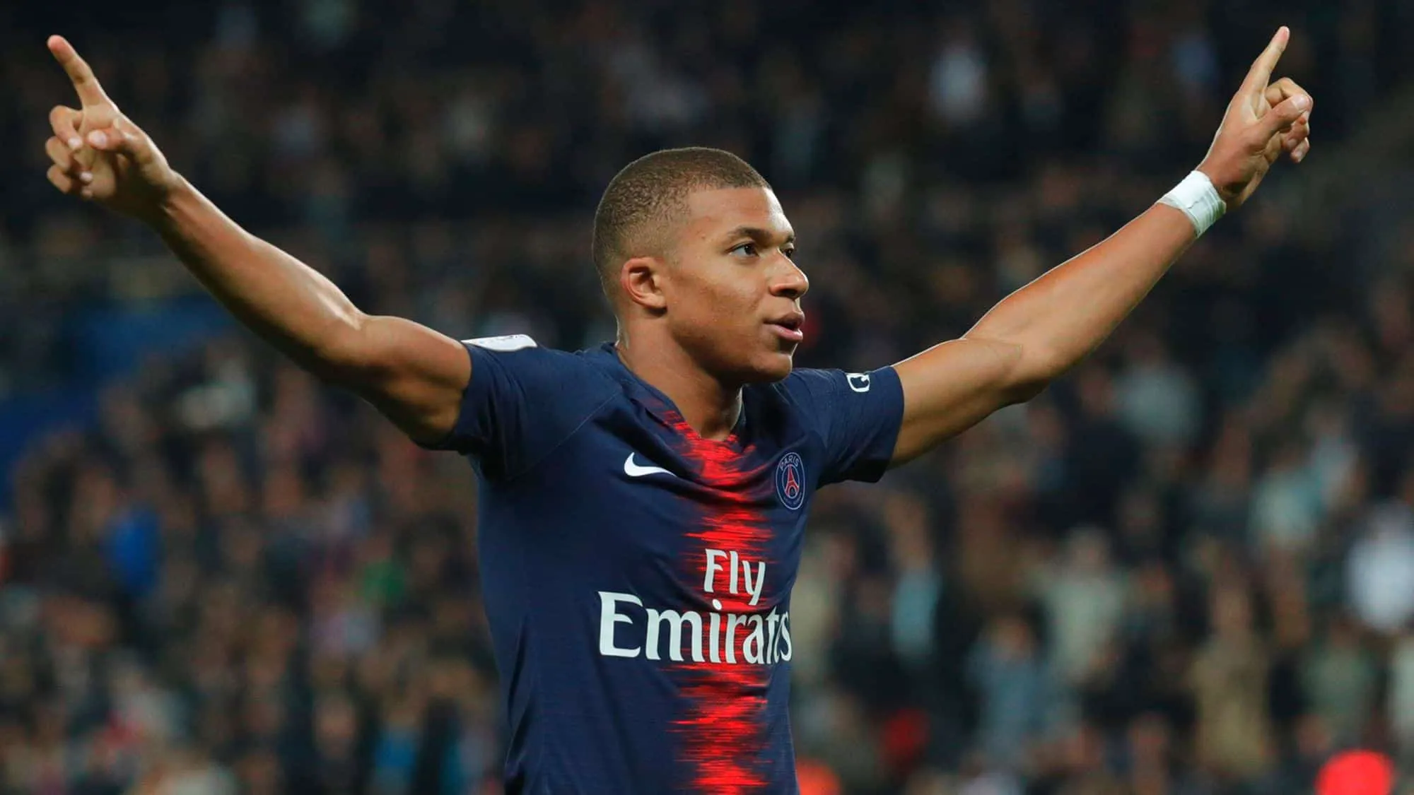 Por que Mbapp&eacute; e Rabiot se atrasaram &agrave; prele&ccedil;&atilde;o de Tuchel? Porque estariam vendo o Bar&ccedil;a x Real