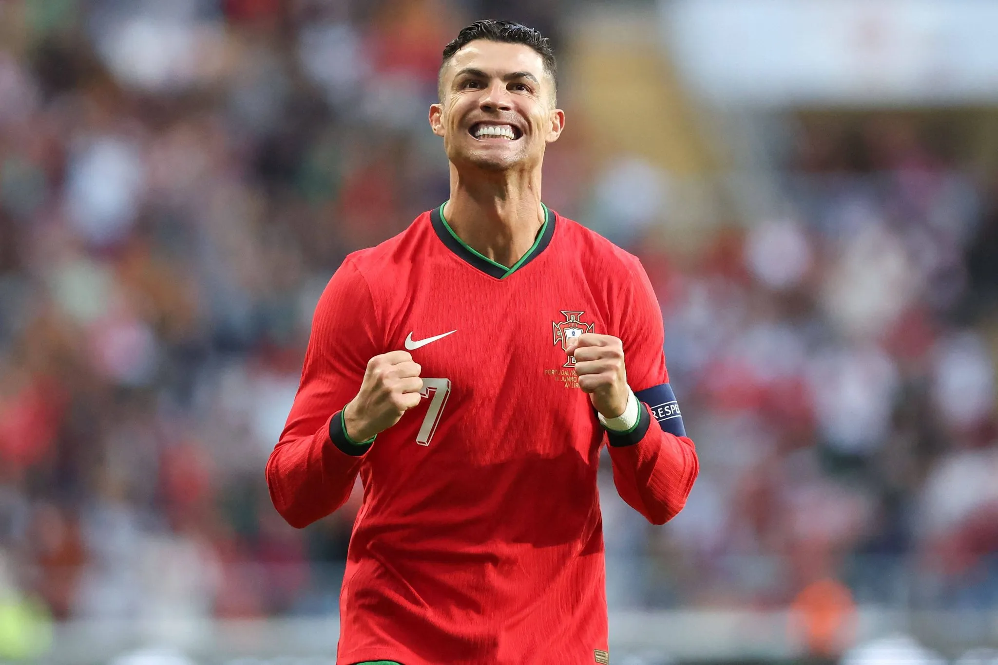 Cristiano Ronaldo celebra gol por Portugal