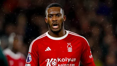 Callum Hudson-Odoi fala pela 1&ordf; vez sobre acusa&ccedil;&otilde;es de envolvimento com bilion&aacute;rio do tr&aacute;fico sexual