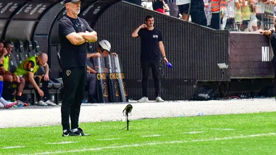 &lsquo;Erro est&aacute; no nosso rendimento&rsquo;: Mano foge de pergunta sobre possibilidade de queda do Corinthians no Paulista