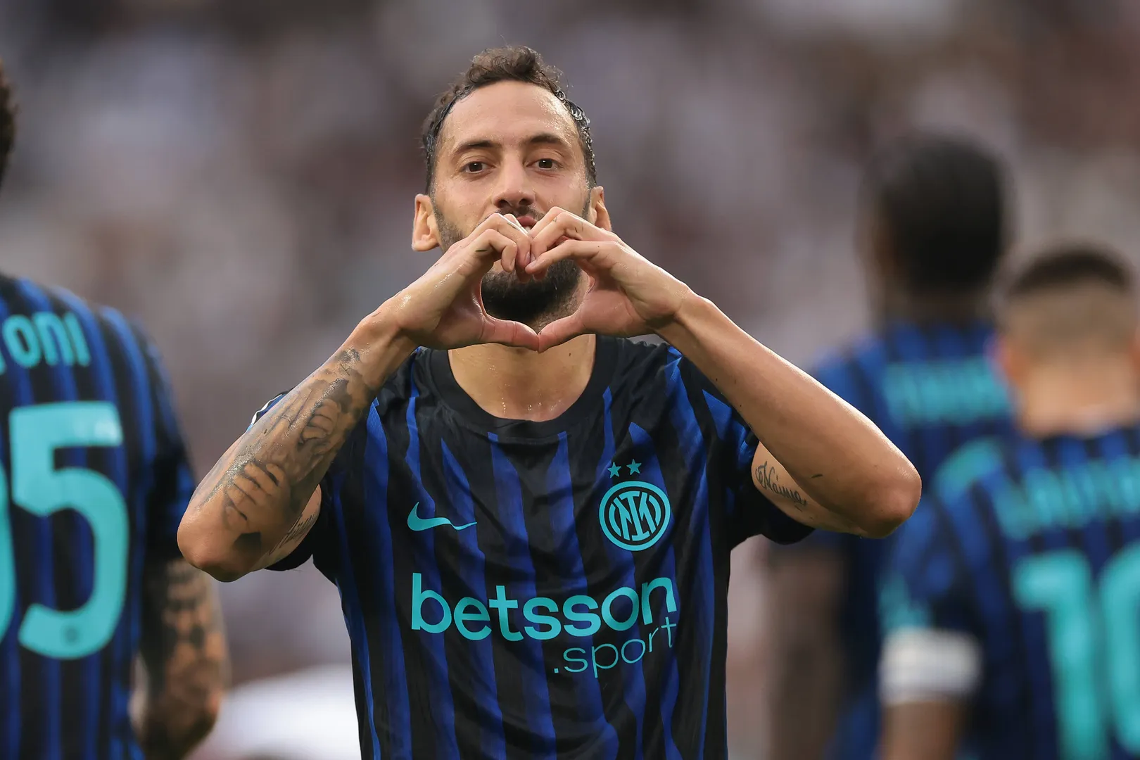 &Ccedil;alhanoglu em partida pela Inter