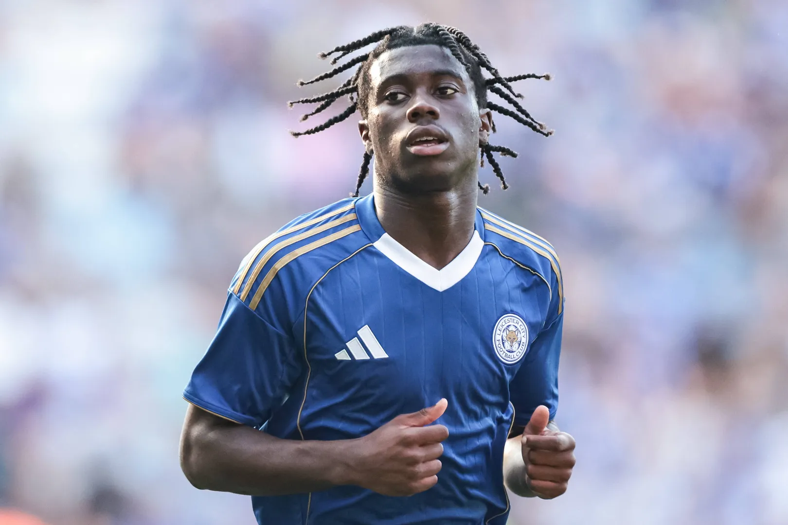 Jeremy Monga em jogo do Leicester na Championship