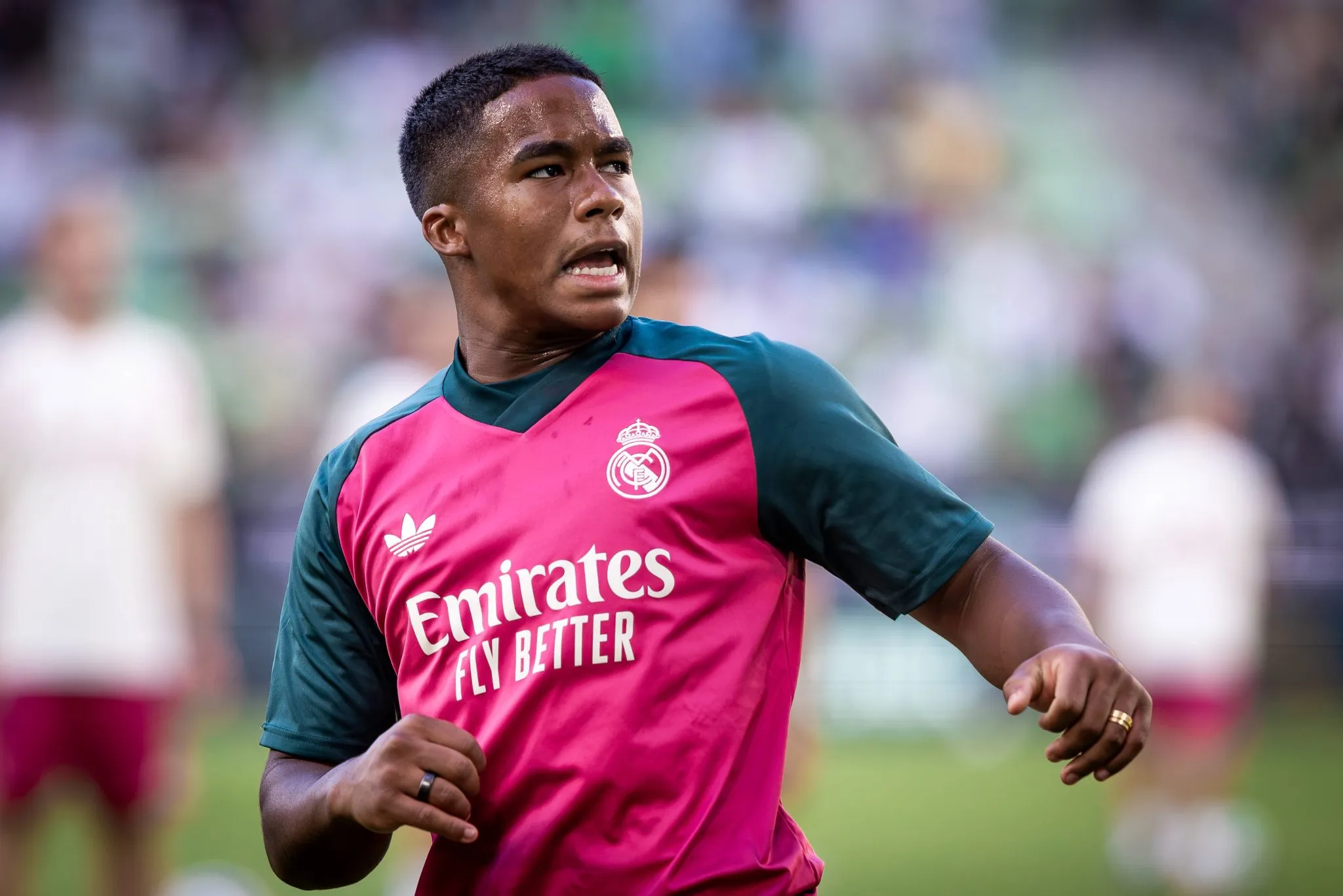 Endrick durante aquecimento do Real Madrid
