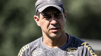 Sem duas pe&ccedil;as-chave, Santos defende a lideran&ccedil;a contra o invicto Am&eacute;rica-MG