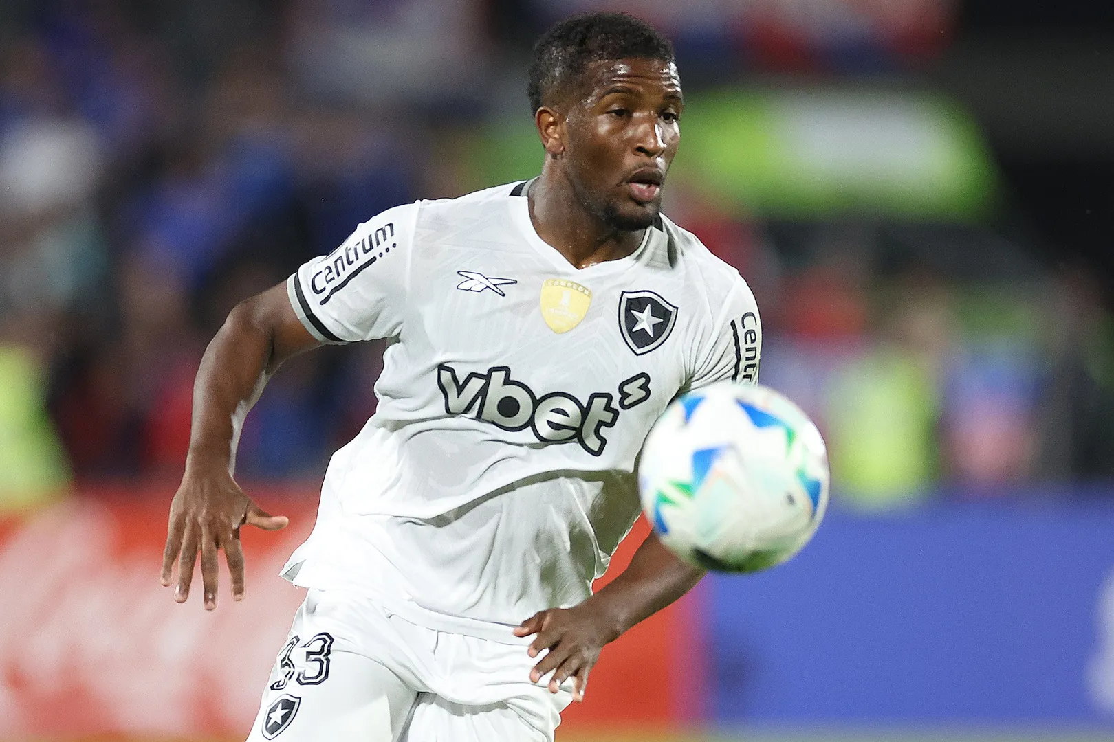 Elias Manoel tem apenas cinco jogos pelo Botafogo (Foto: Vitor Silva/Botafogo)