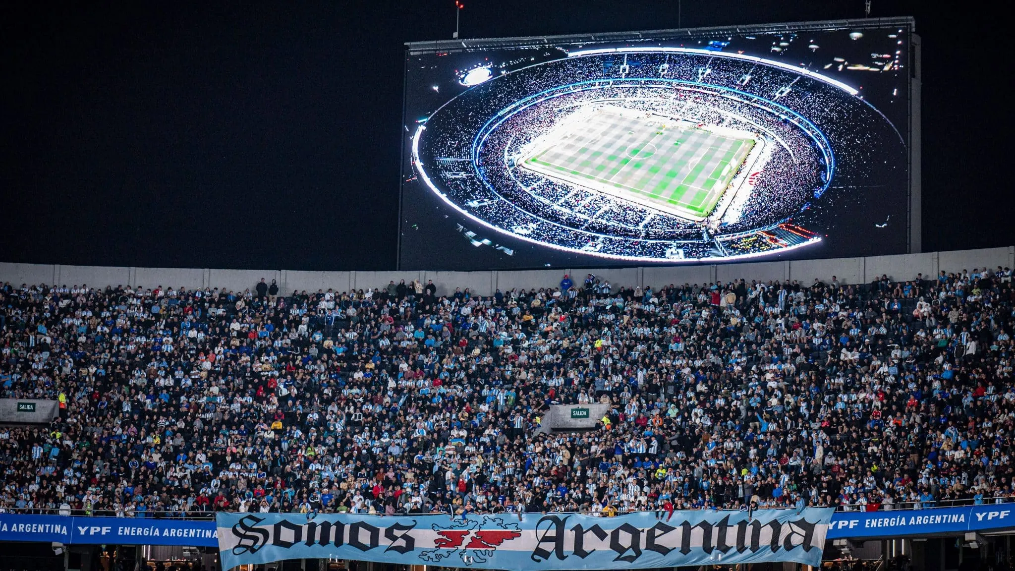 Argentinos festejam &lsquo;morte do Brasil&rsquo; em goleada com Monumental longe de ser caldeir&atilde;o