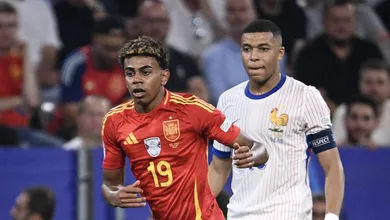 &lsquo;Yamal &eacute; do Barcelona, n&atilde;o posso dizer nada&rsquo;: Mbapp&eacute; ironiza rival na Bola de Ouro e fala sobre sua chance