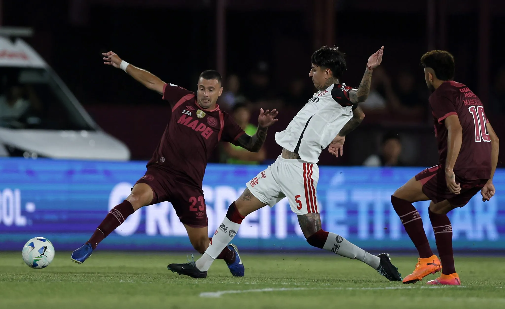 Dividida entre Carrera, do Lan&uacute;s, e Pulgar, do Flamengo