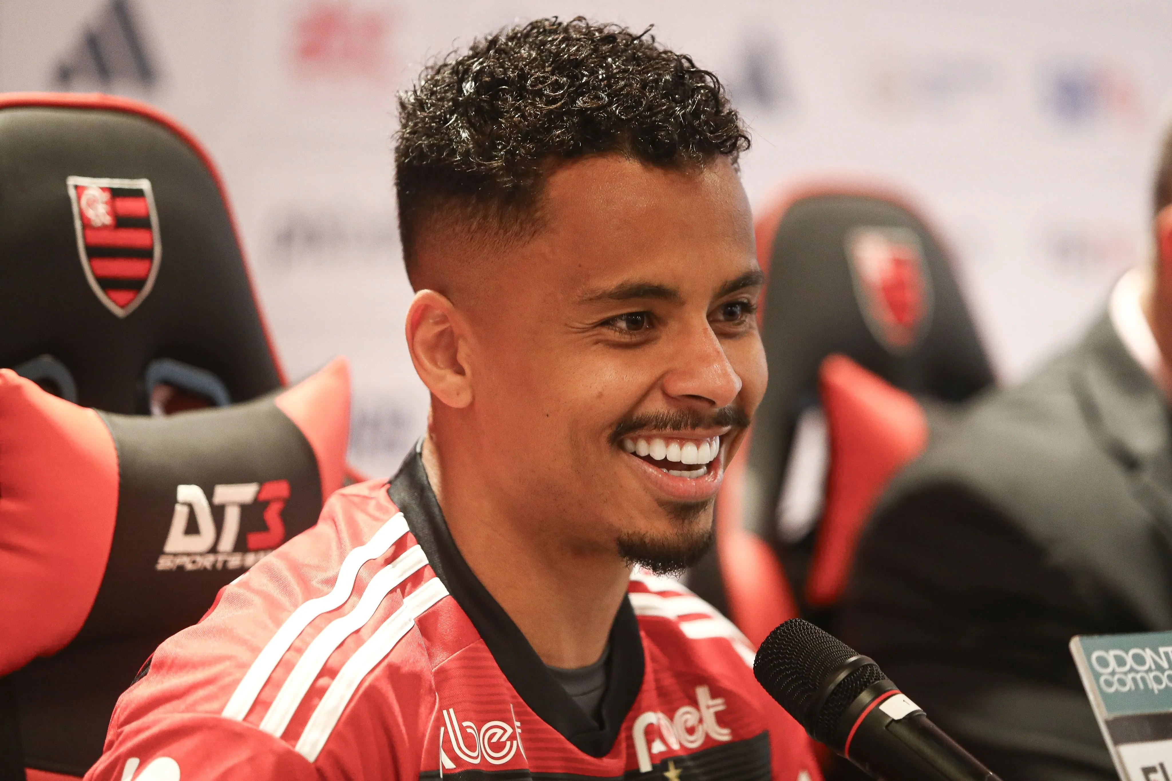 Allan revela papel de Sampaoli na negocia&ccedil;&atilde;o com o Flamengo