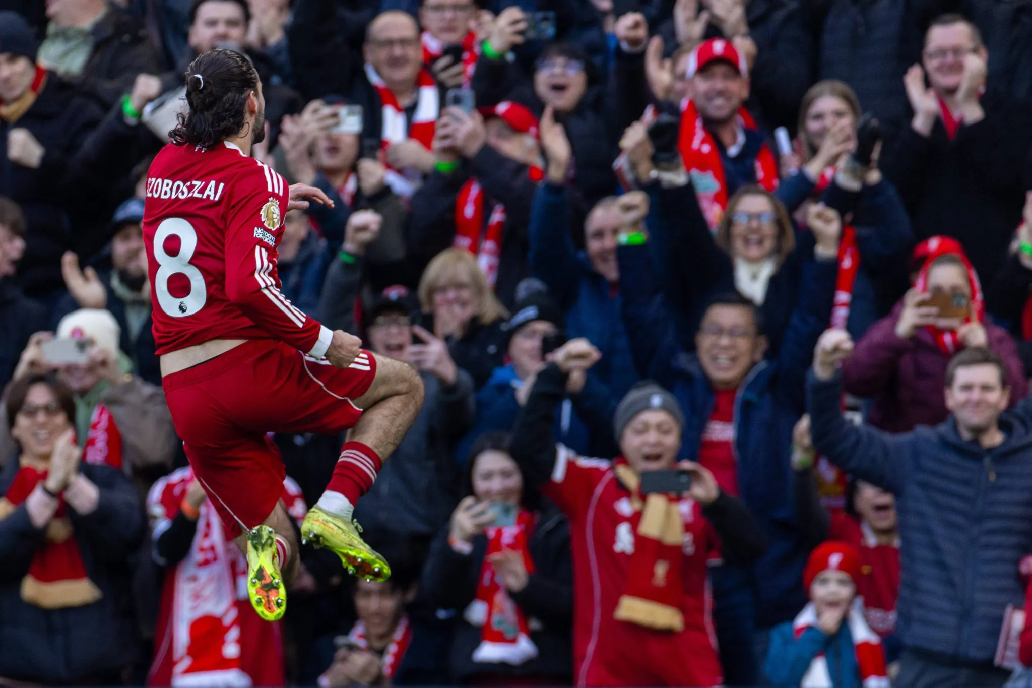 Szoboszlai ap&oacute;s gol do Liverpool