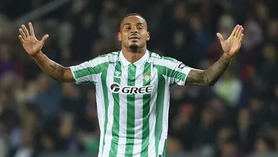 Nem Antony, nem Raphinha: Ex-Flamengo &eacute; quem brilha em empate do Barcelona com o Betis
