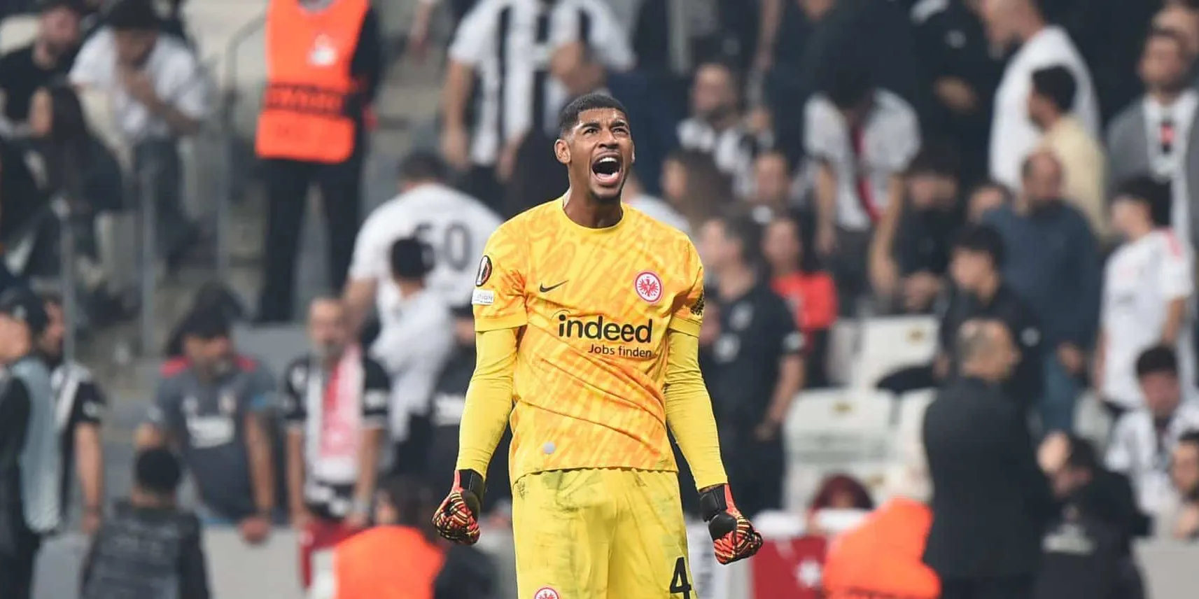 Quem &eacute; o goleiro ex-Flamengo que parou Immobile e virou destaque na Liga Europa?