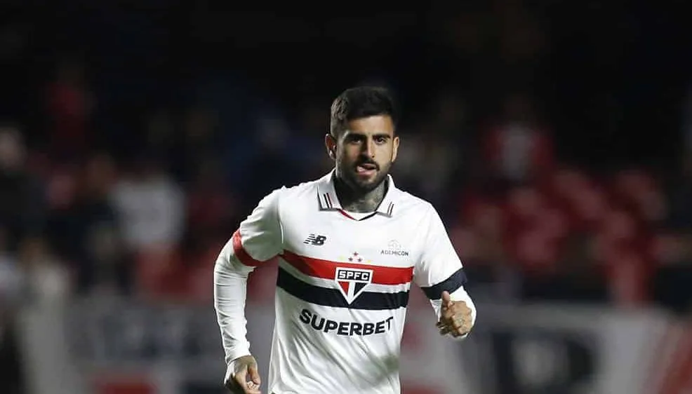 Como Liziero conquistou Zubeld&iacute;a e furou a fila da posi&ccedil;&atilde;o no S&atilde;o Paulo